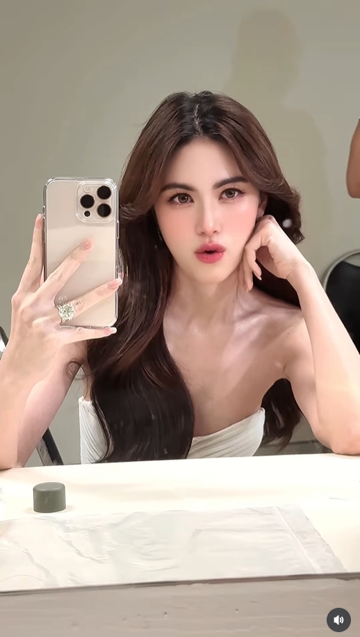 ใหม่ ดาวิกา