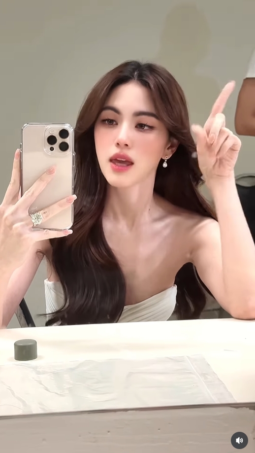 ใหม่ ดาวิกา