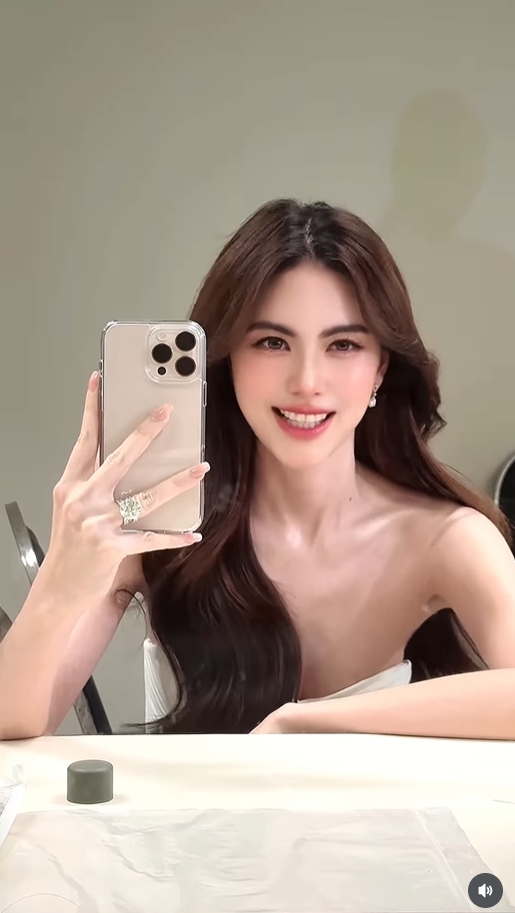 ใหม่ ดาวิกา