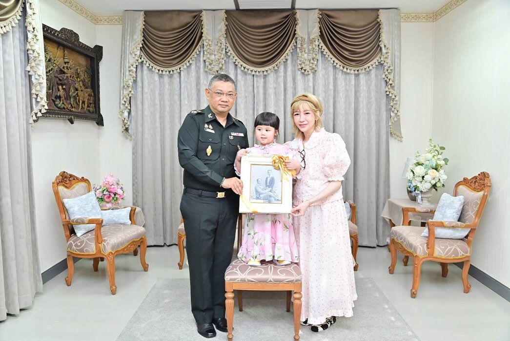 ชมพู่ น้องเกล