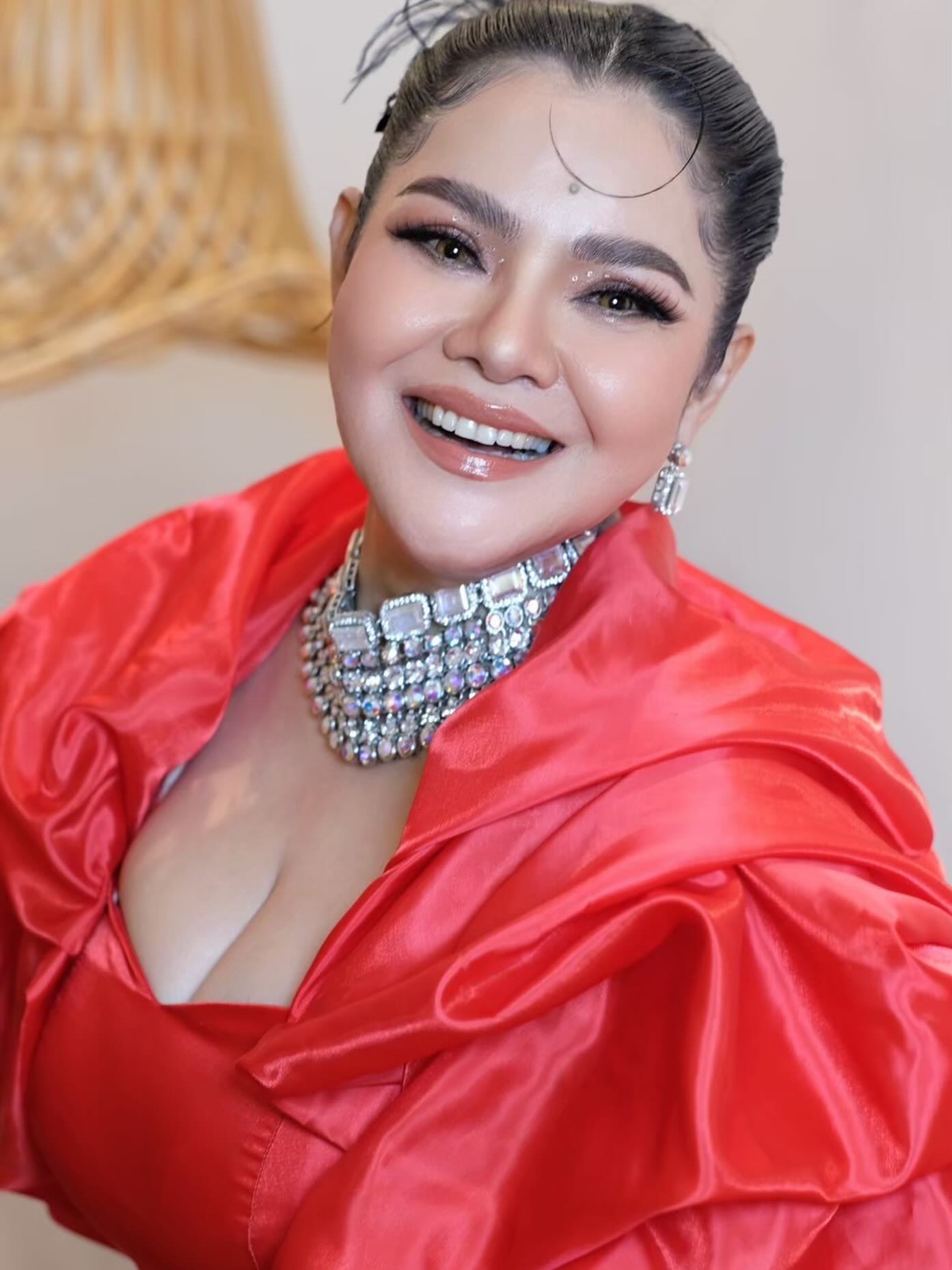 ฮาย อาภาพร