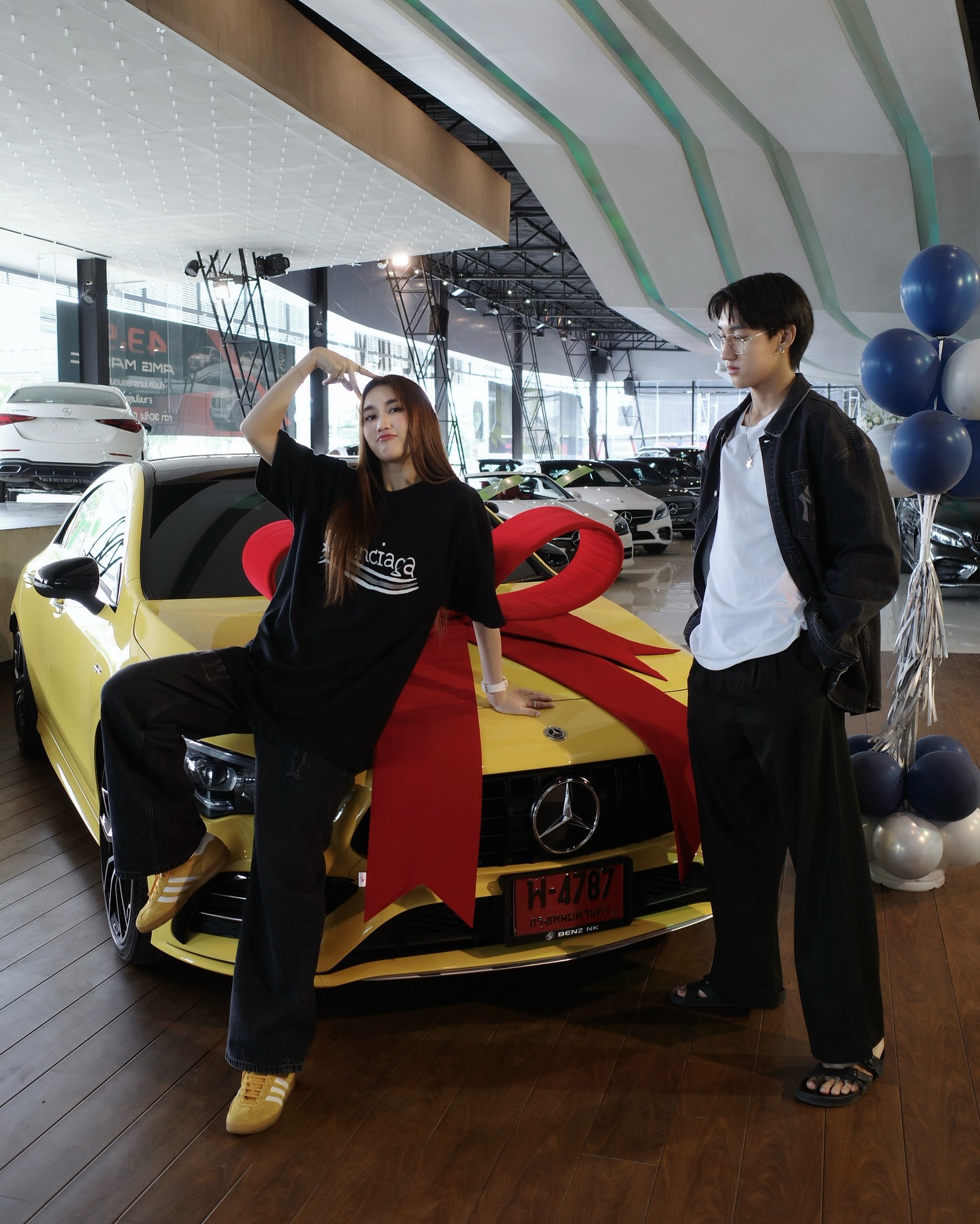 เบสท์ คำสิงห์" อายุ 25 มีอะไรแล้วบ้าง ล่าสุดออกรถหรูให้น้องชาย ทะเบียนสวยมาก