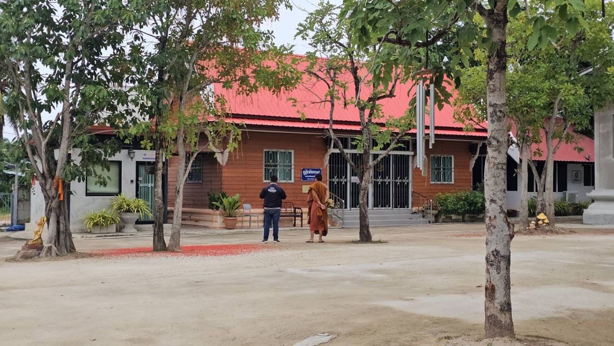 บุรีรัมย์สำนักพุทธเจ้าคณะอำเภอรุดตรวจสอบปมภาพเปลือยเจ้าอาวาสหลุดหลวงพ่อยอมรับถ่ายไว้เองแต่ไม่ได้มีสัมพันธ์ชายรักชายตามที่เพจดังโพส์ต