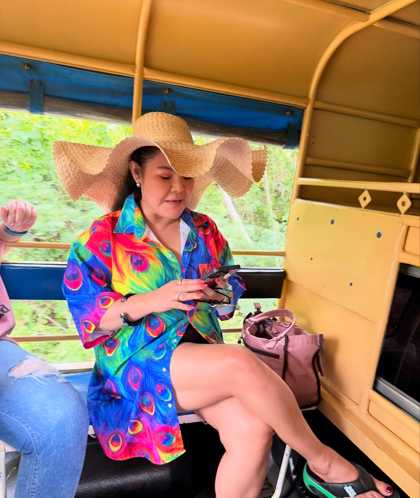 ฮาย อาภาพร