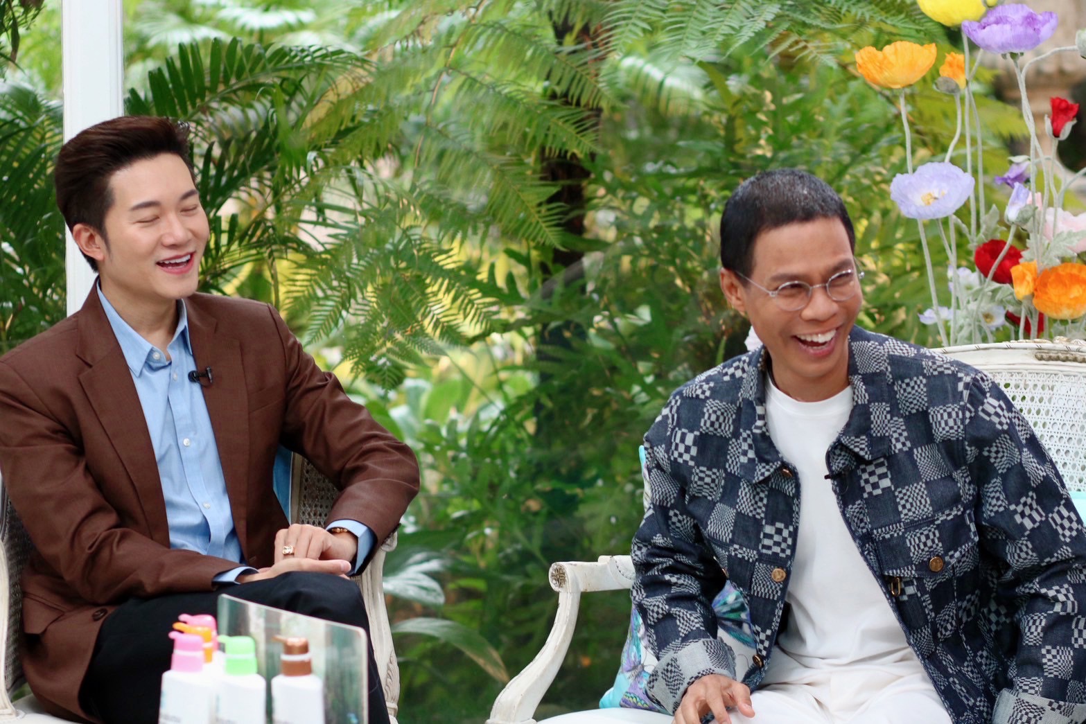 หนึ่ง จักรวาล