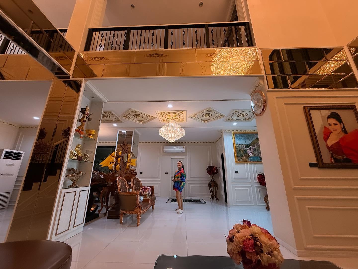 ฮาย อาภาพร