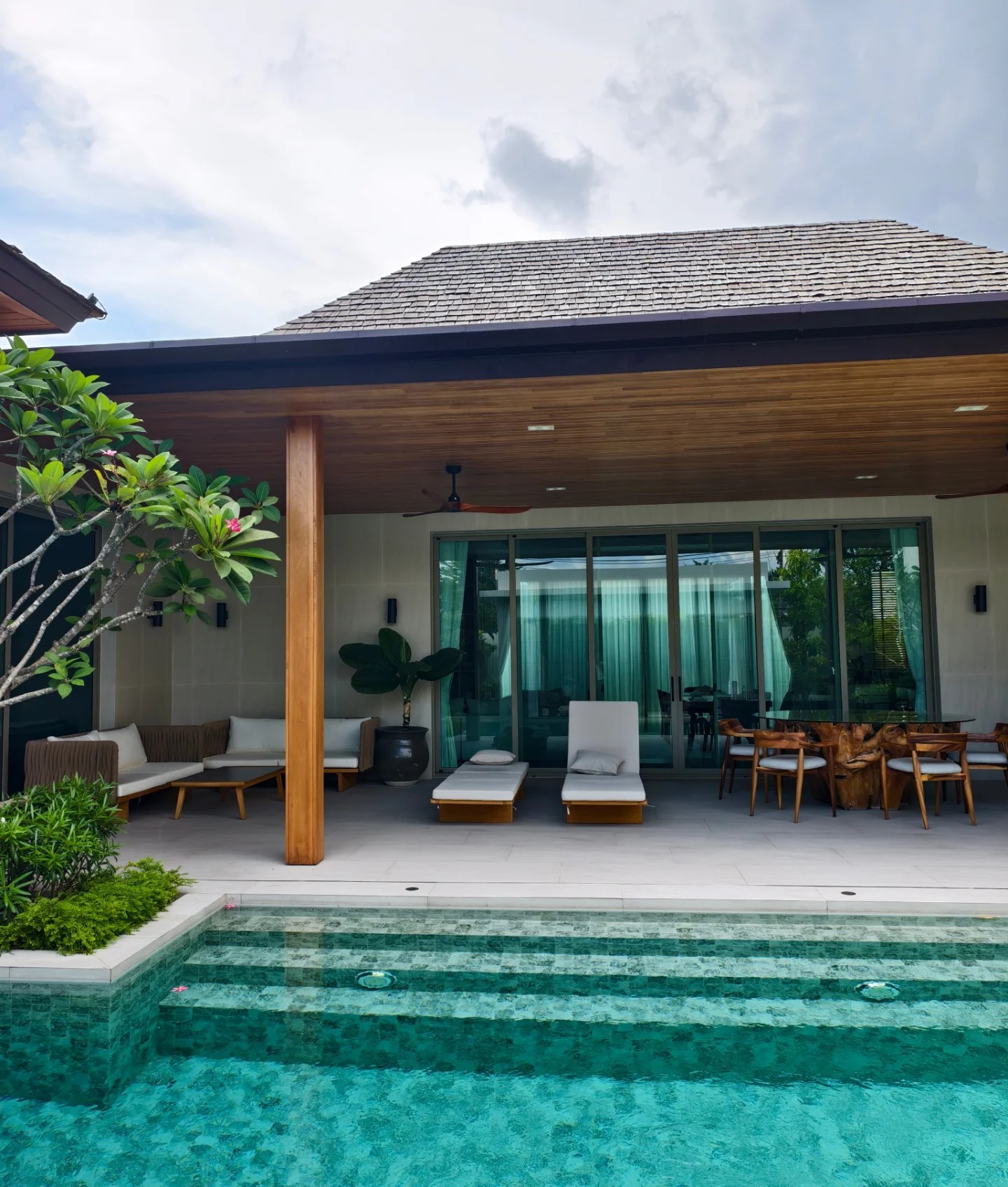 ปีใหม่ สุมนต์รัตน์