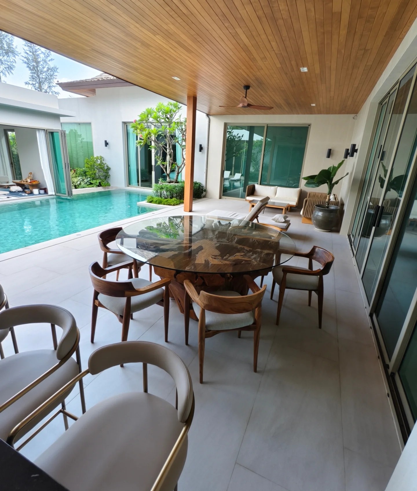 ปีใหม่ สุมนต์รัตน์