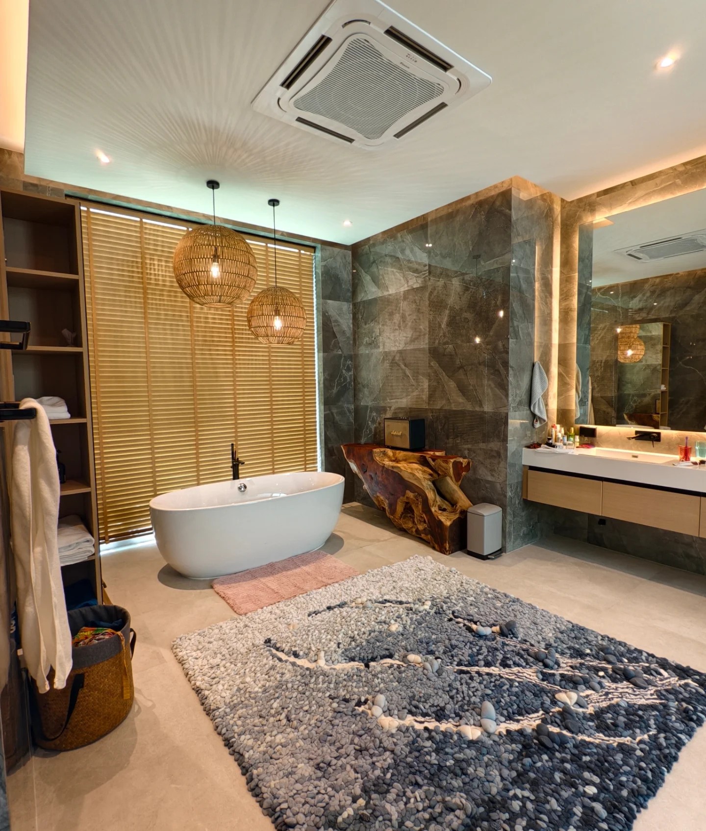 ปีใหม่ สุมนต์รัตน์