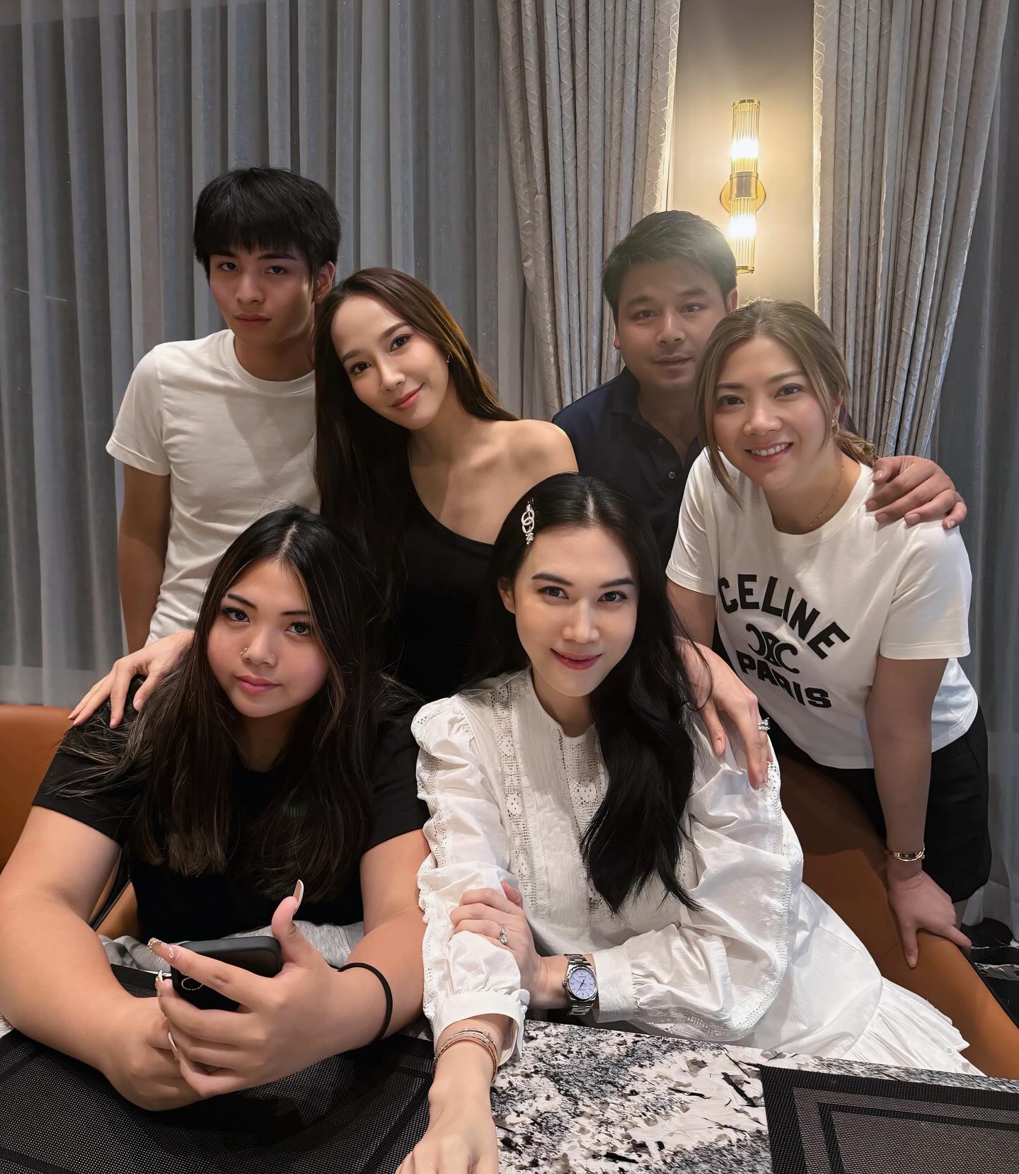 เมย์ เฟื่องอารมย์