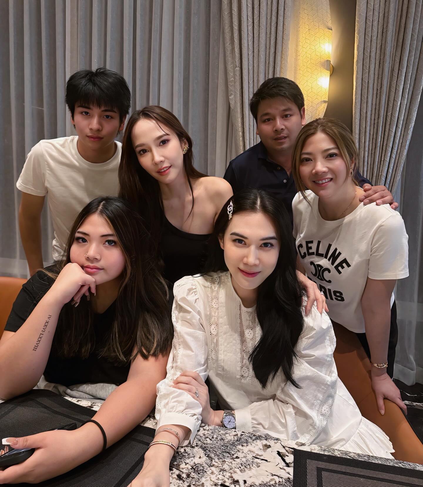 เมย์ เฟื่องอารมย์