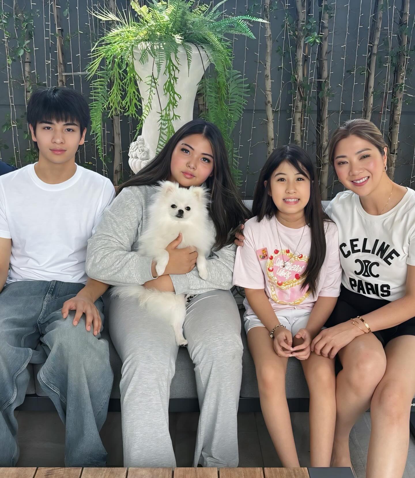 เมย์ เฟื่องอารมย์