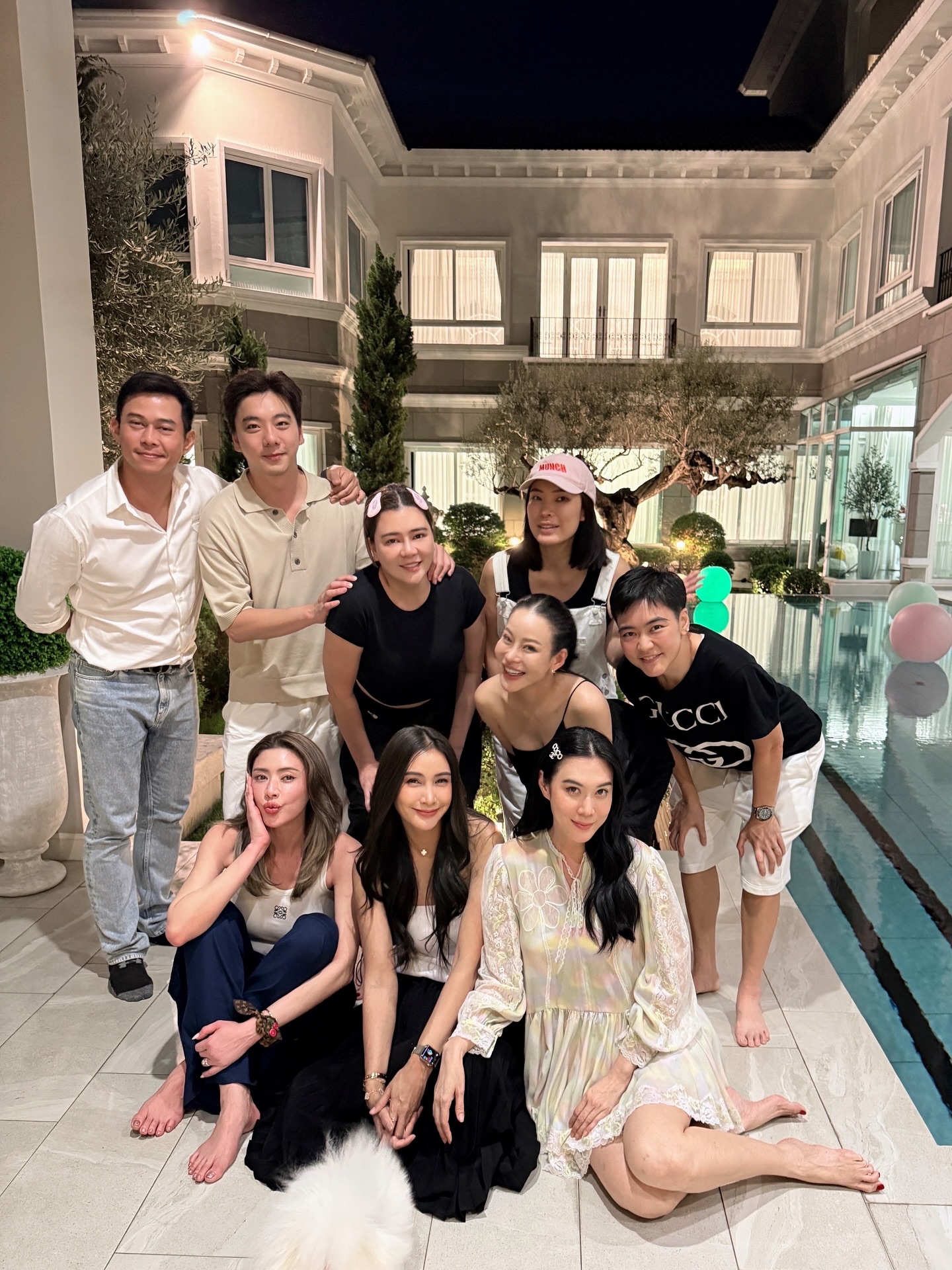 เมย์ เฟื่องอารมย์