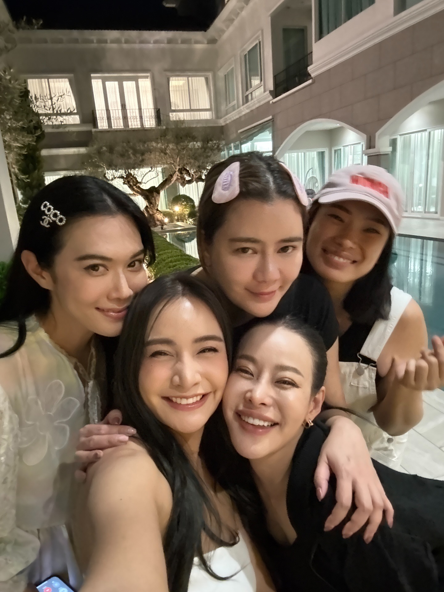 เมย์ เฟื่องอารมย์