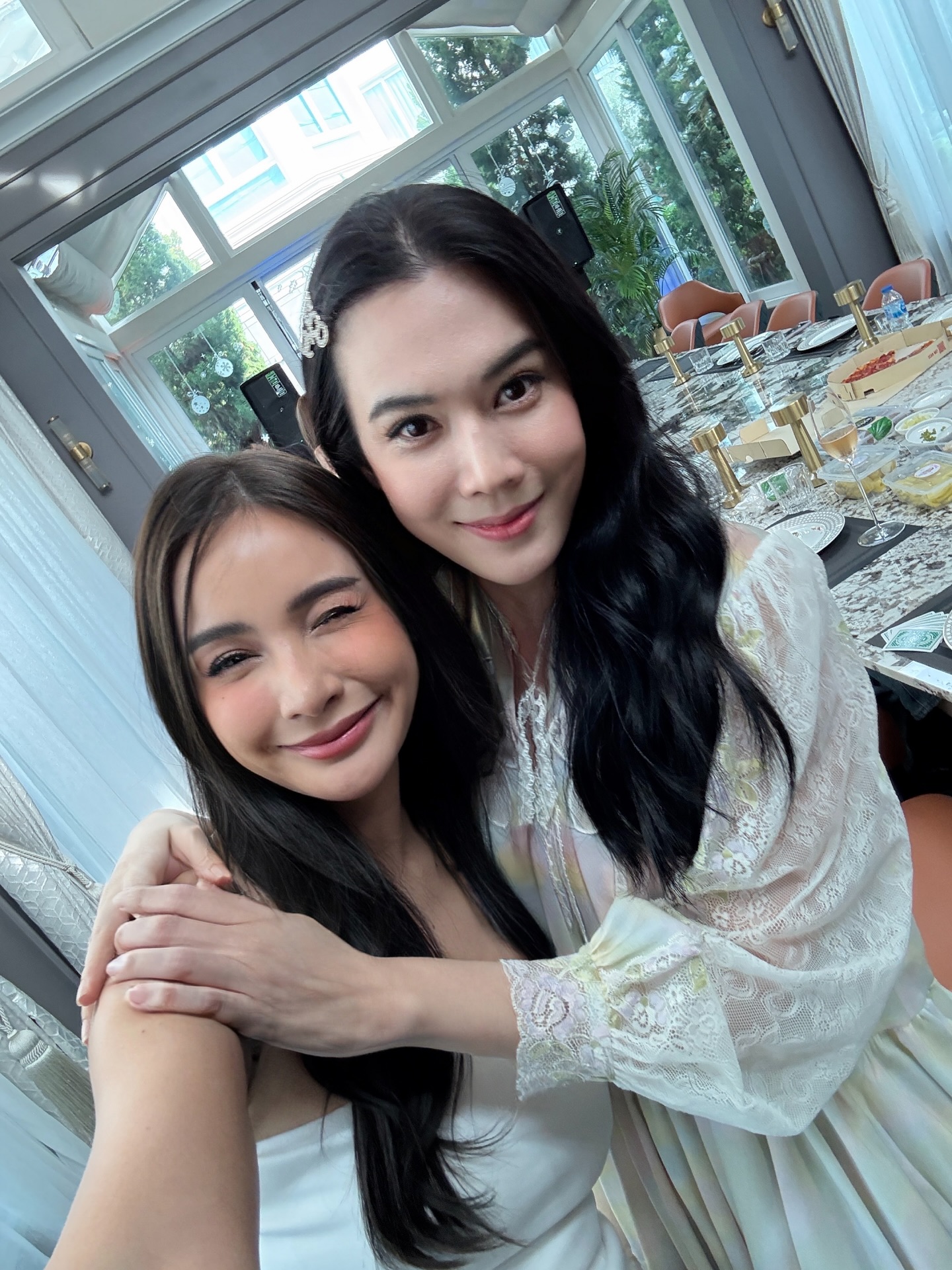 เมย์ เฟื่องอารมย์