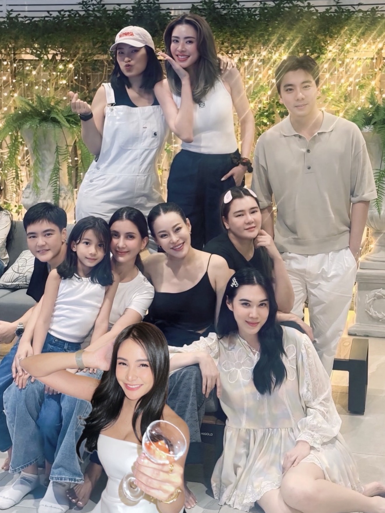 เมย์ เฟื่องอารมย์