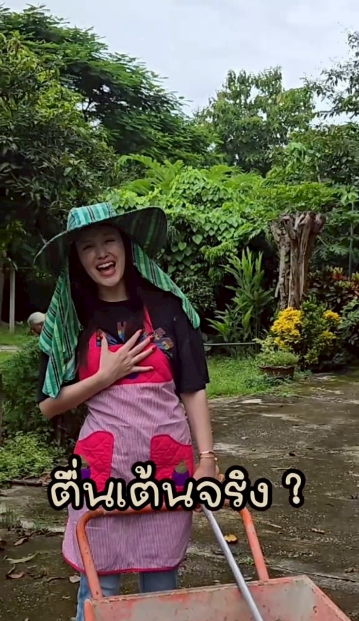 แจ็คกี้ ชาเคอลีน