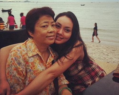 ตั๊ก บงกช