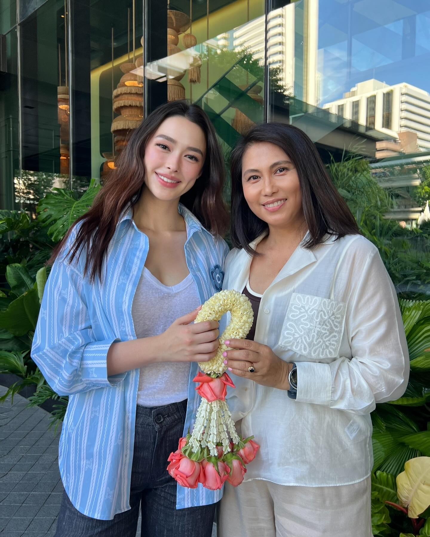 รังษีสิงห์พิพัฒน์