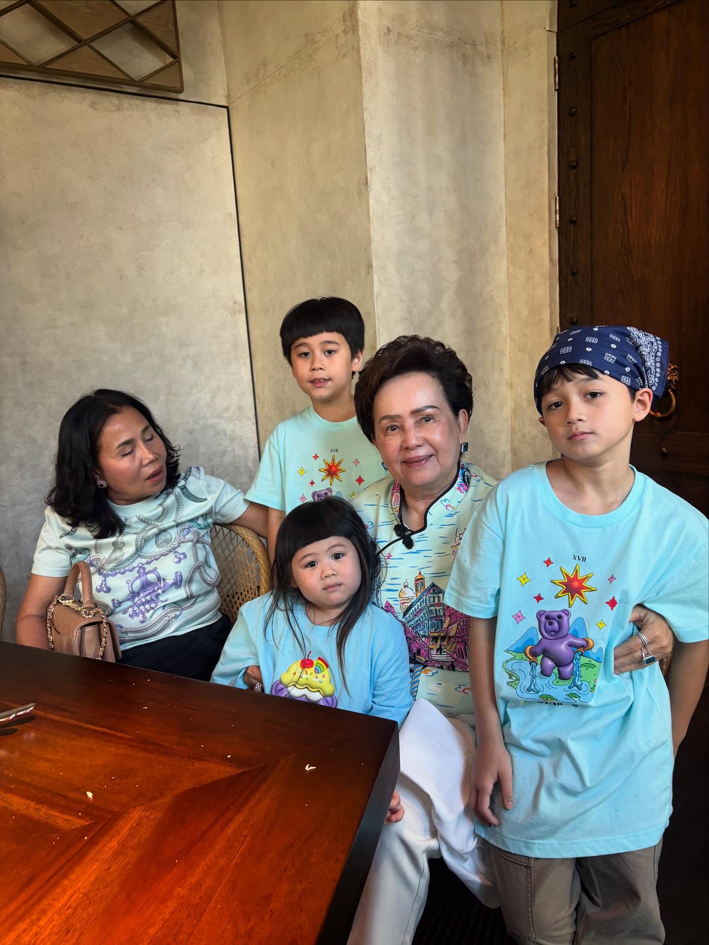 คุณย่าอุไรวรรณ