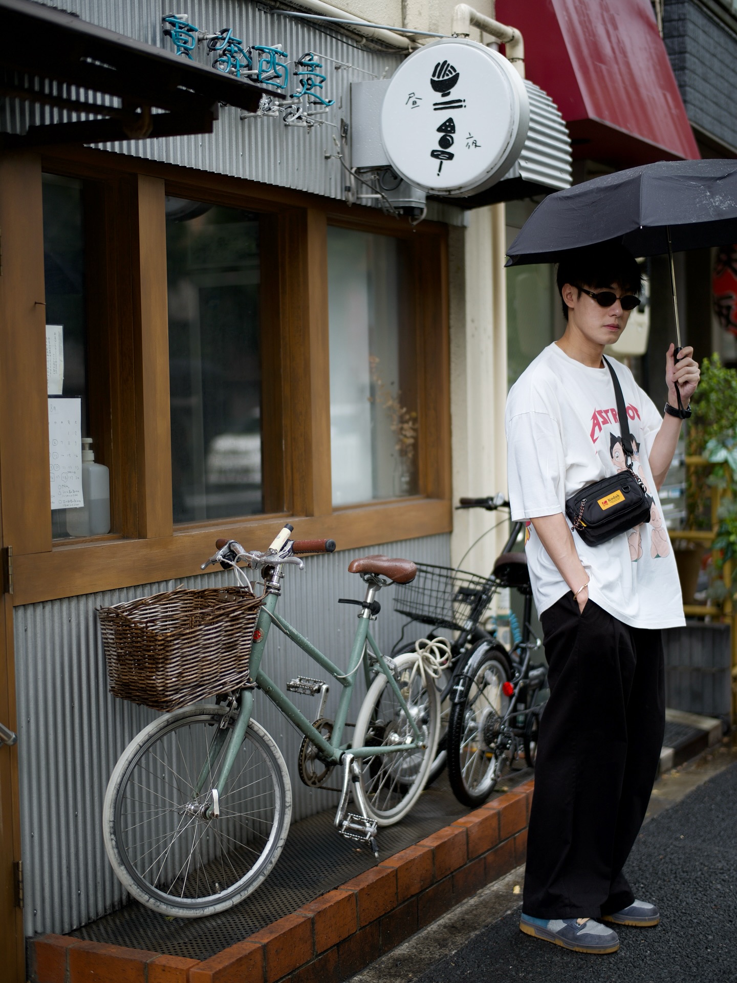 หน่อง ธนา