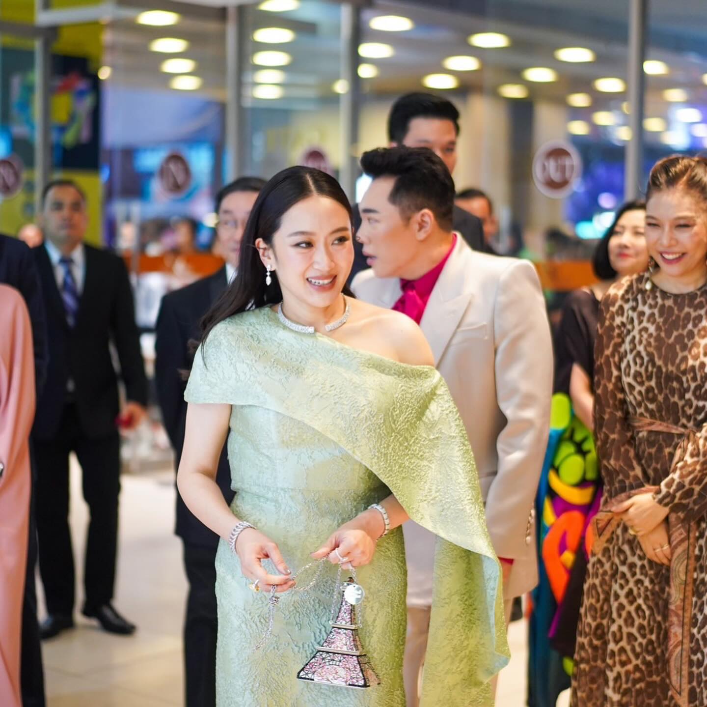 มดดำ อุ๊งอิ๊ง