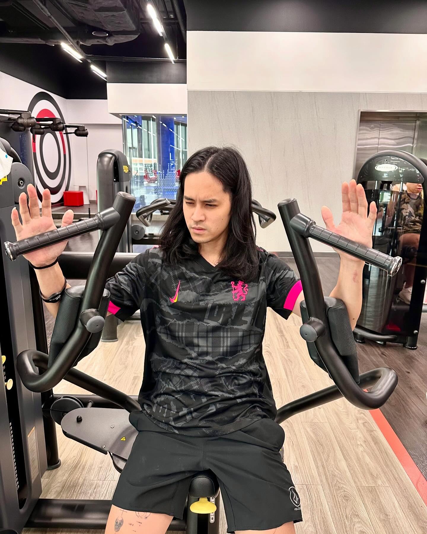 เก้า จิรายุ