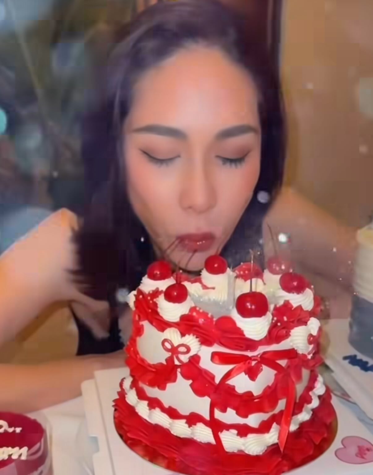 พลอย โต้ง