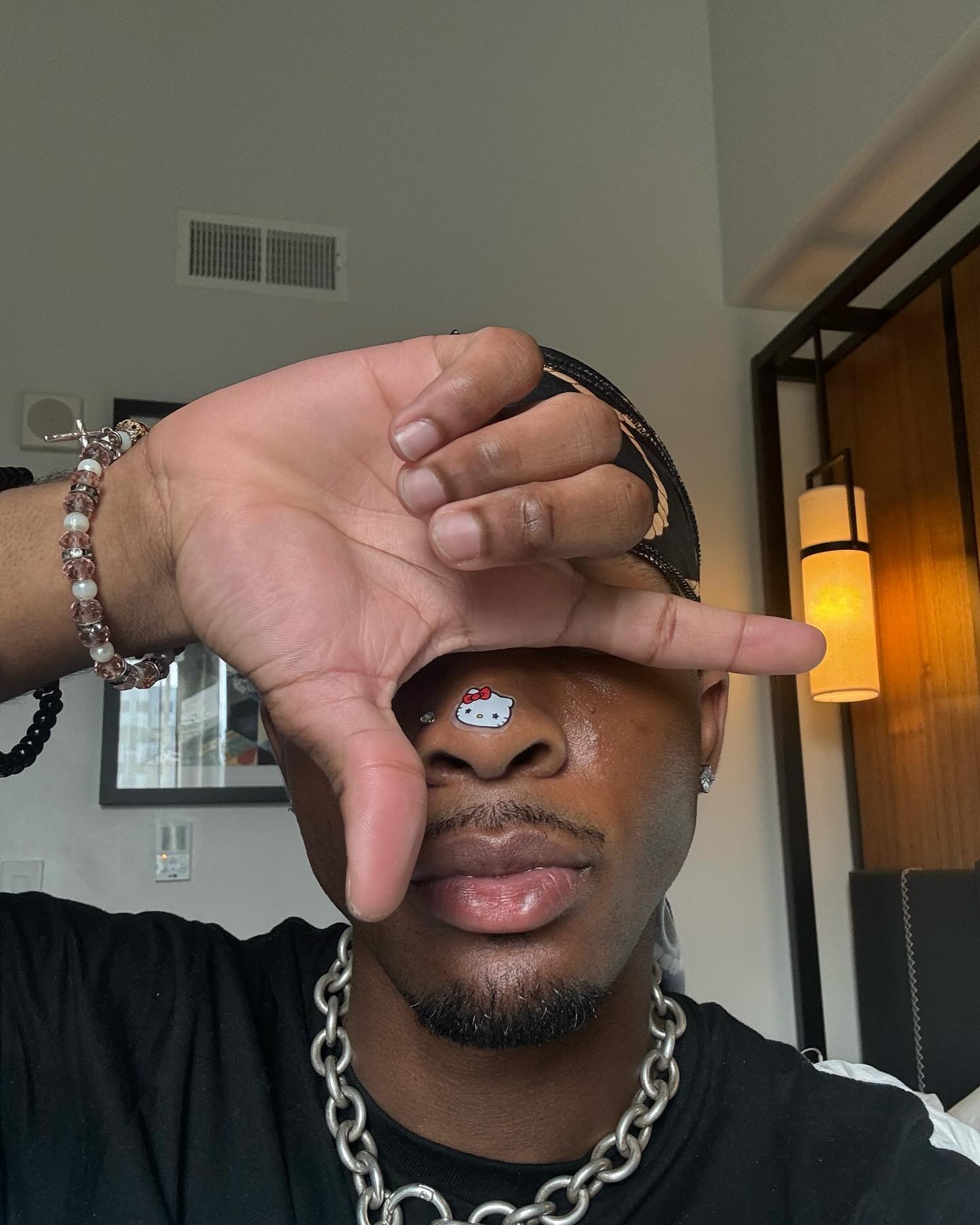 ศพเด็กสาวโผล่ในรถนักร้องดัง D4vd