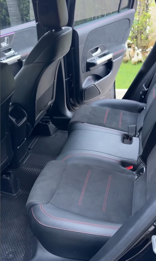 เนย โชติกา