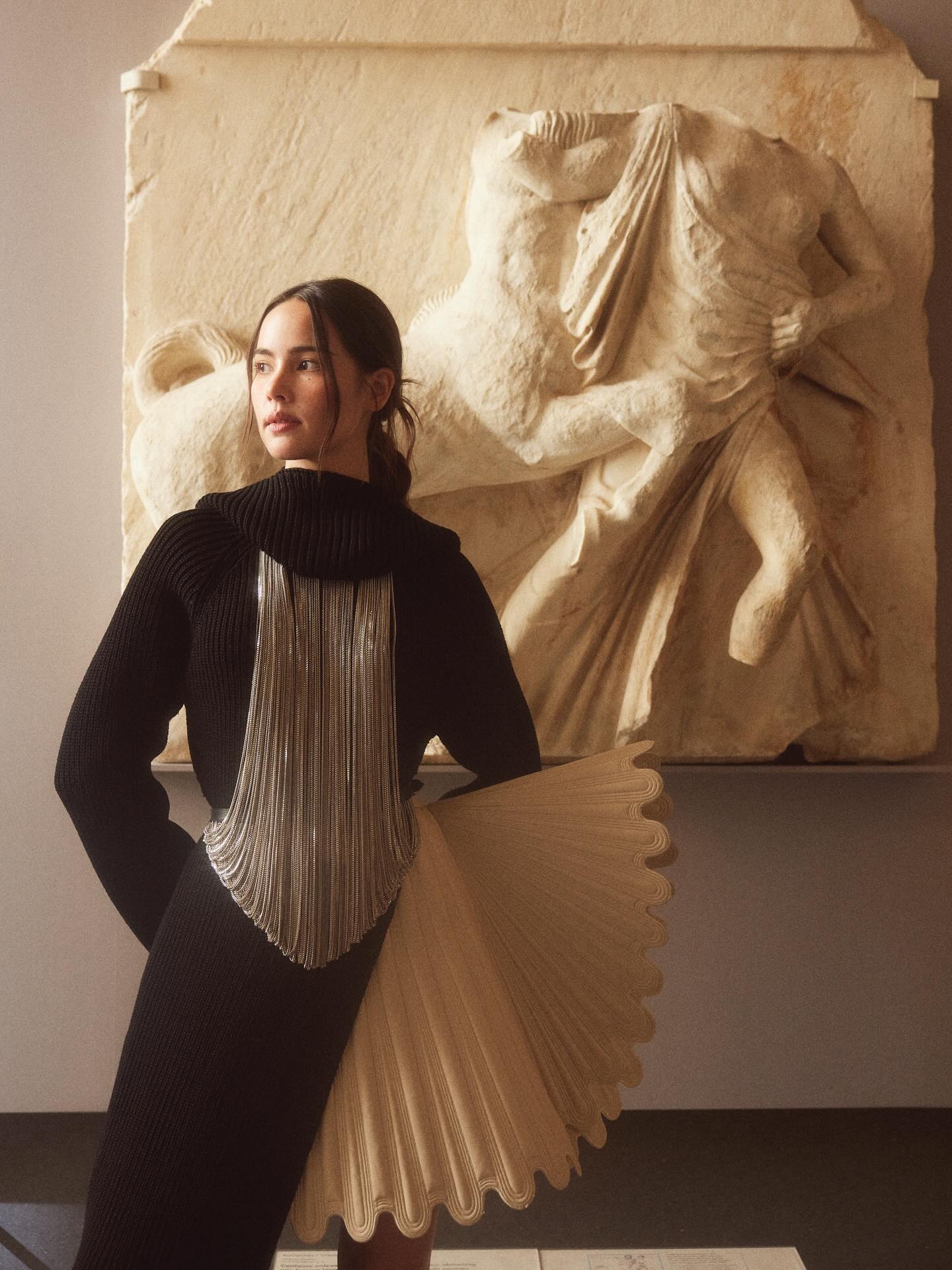 ลิซ่า-ญาญ่า ถ่ายภาพคู่ใน Paris Fashion Week 2025 แฟนๆ ยกให้เป็นเฟรมนางฟ้า