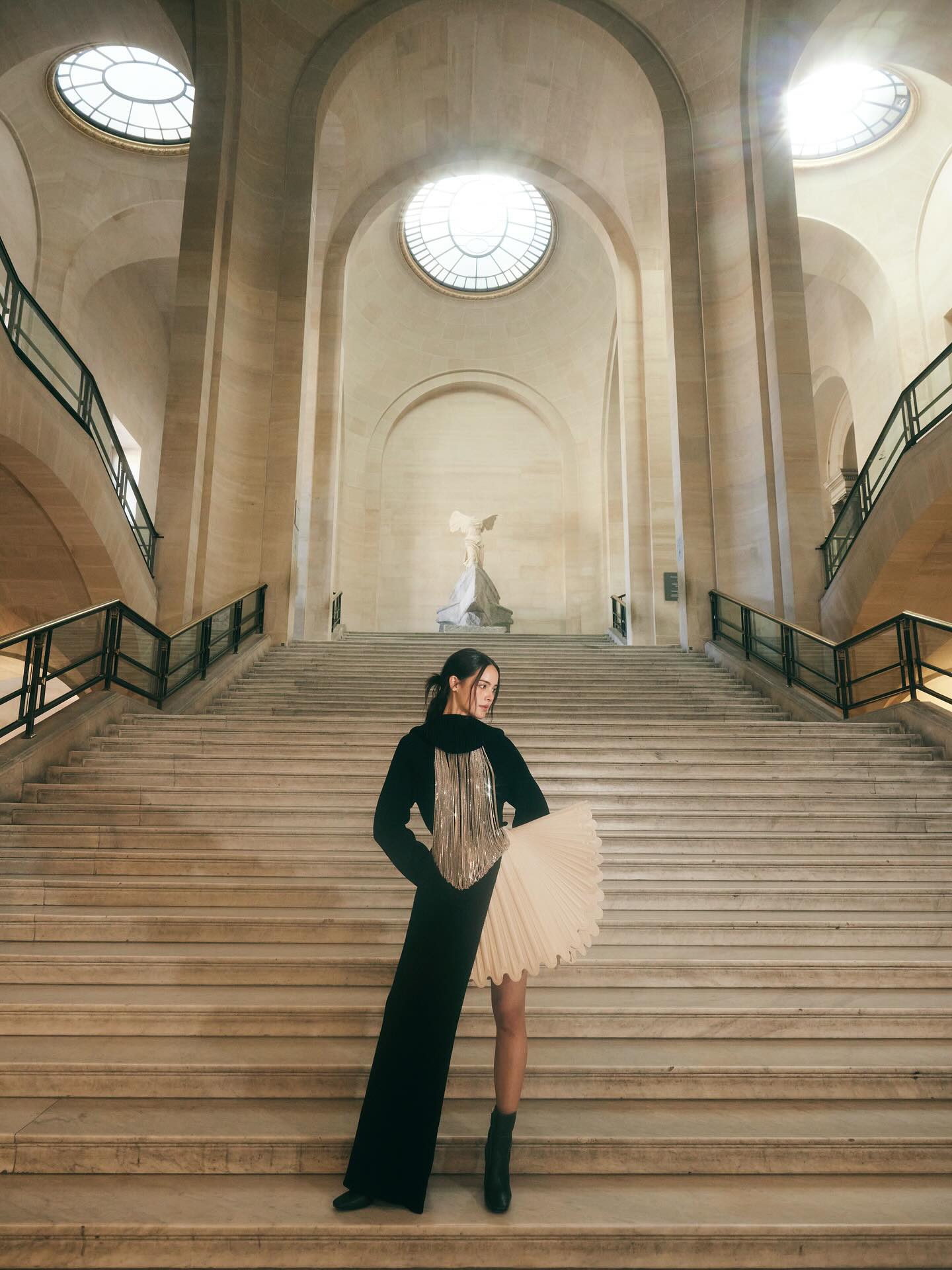 ลิซ่า-ญาญ่า ถ่ายภาพคู่ใน Paris Fashion Week 2025 แฟนๆ ยกให้เป็นเฟรมนางฟ้า