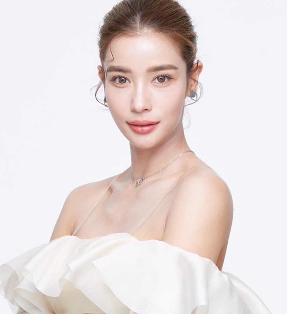 “วิว วรรณรท” โพสต์คำเดียว “เหนื่อย” เกิดอะไรขึ้น?