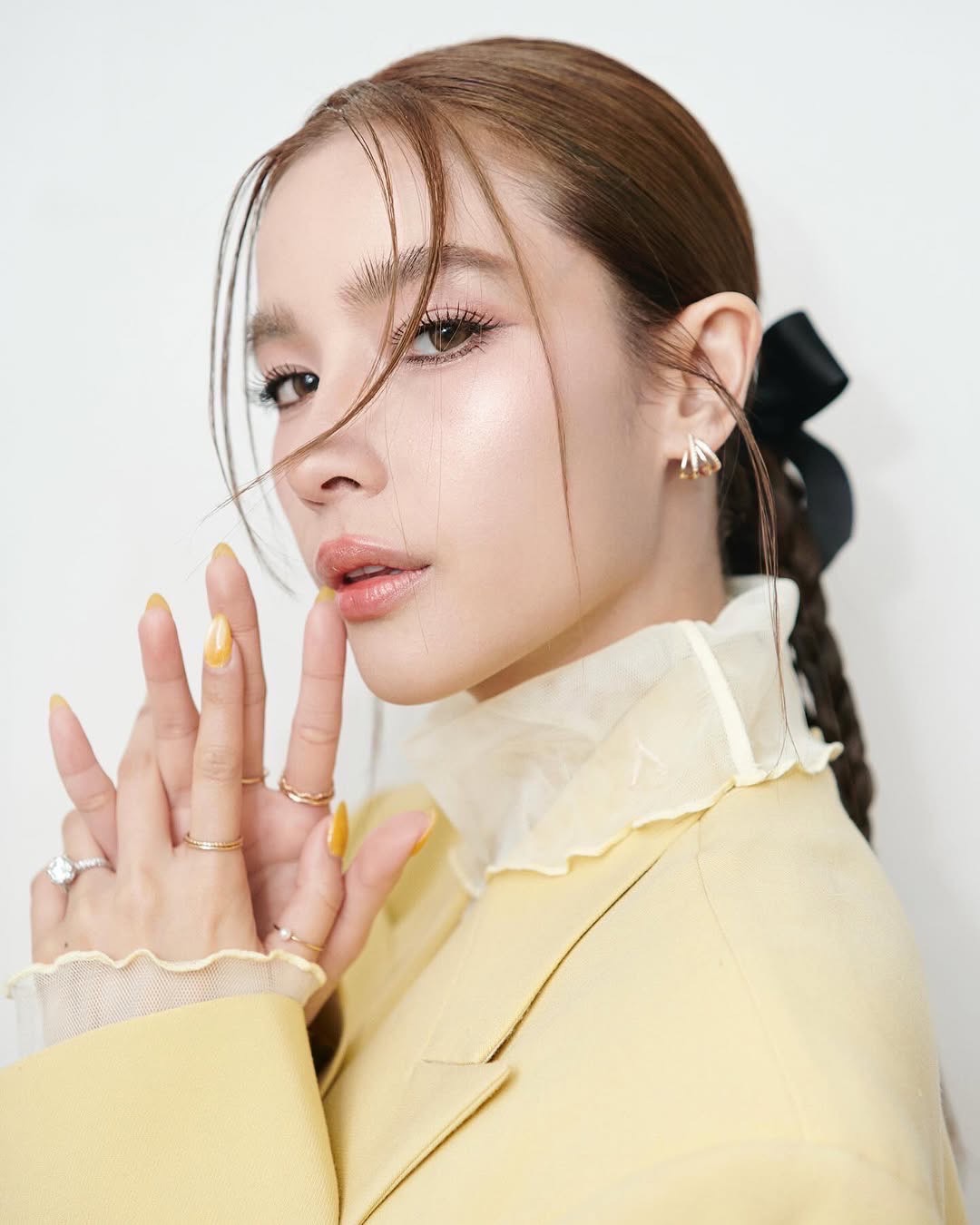 “วิว วรรณรท” โพสต์คำเดียว “เหนื่อย” เกิดอะไรขึ้น?