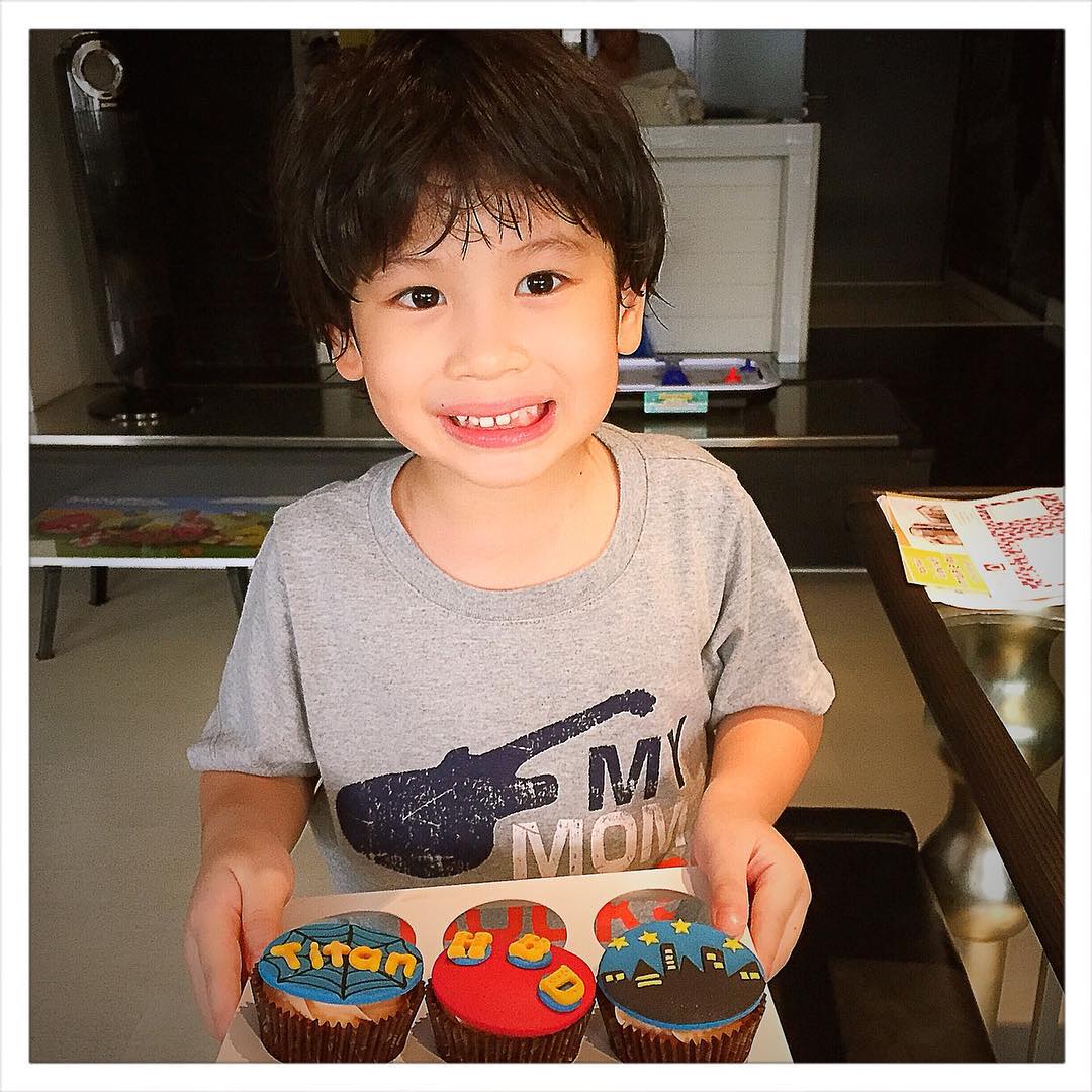 ตุ้ย ธีรภัทร์