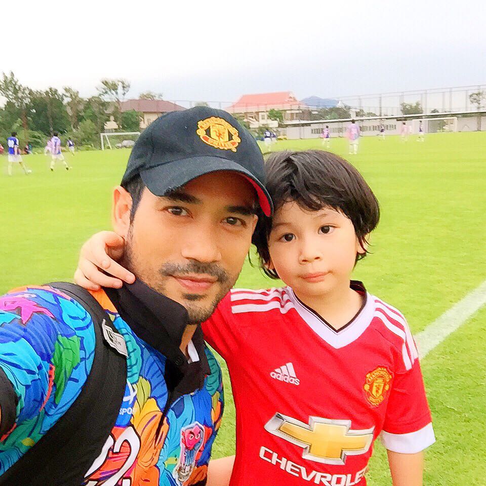 ตุ้ย ธีรภัทร์