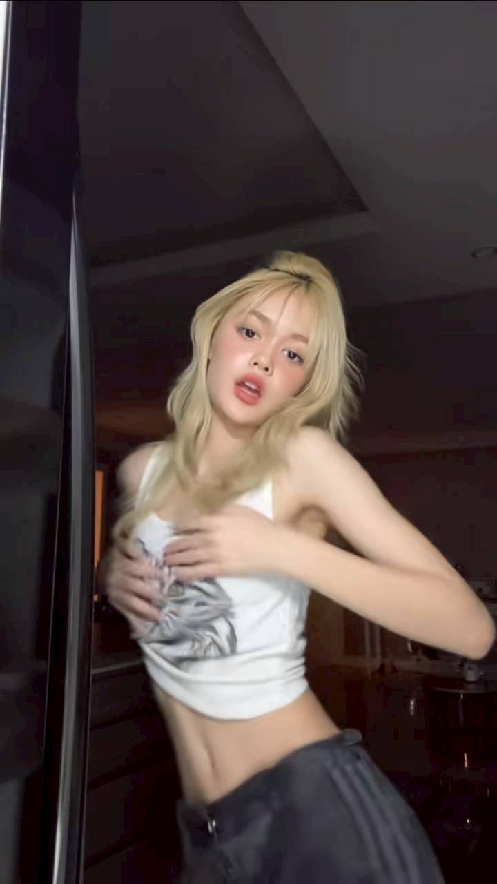 น้องลียา