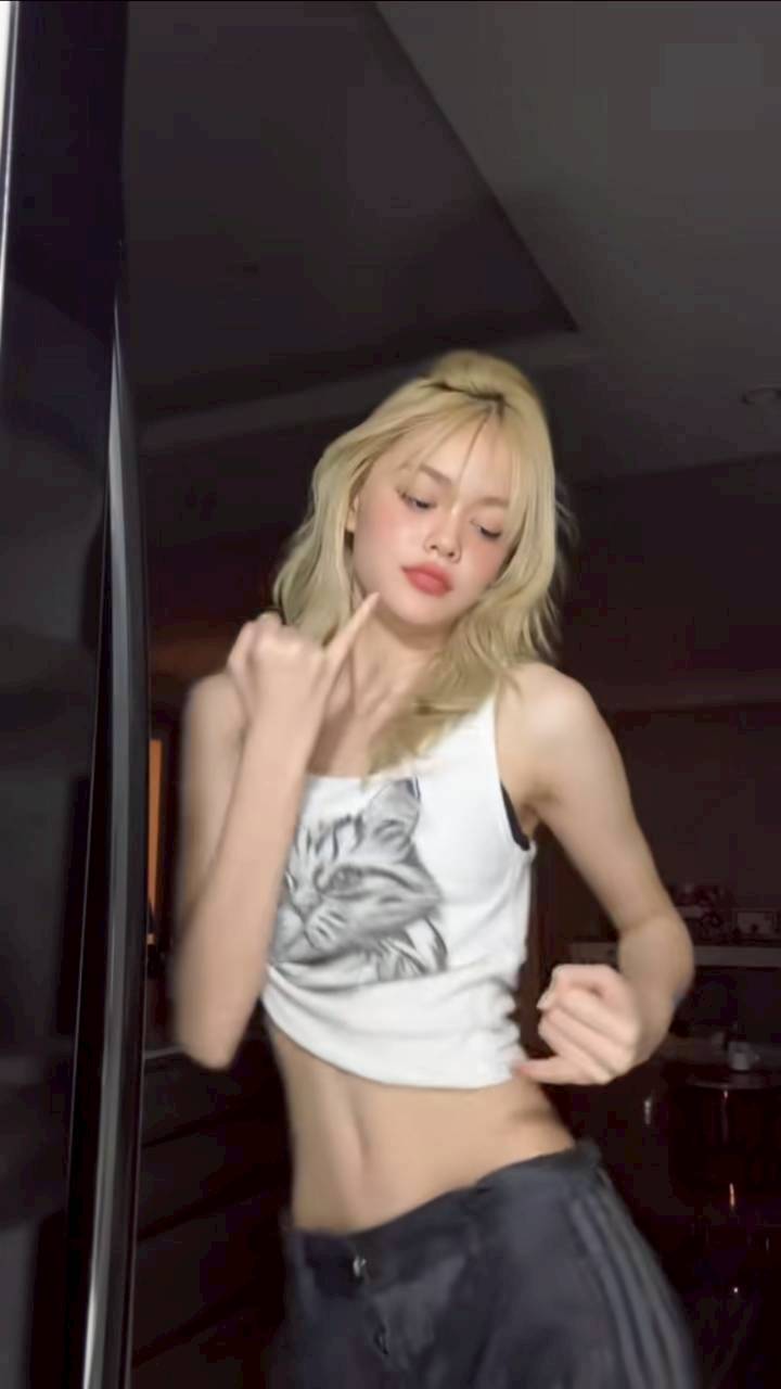 น้องลียา