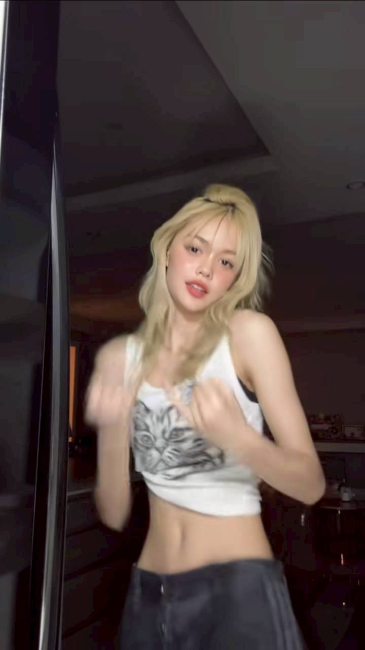 น้องลียา