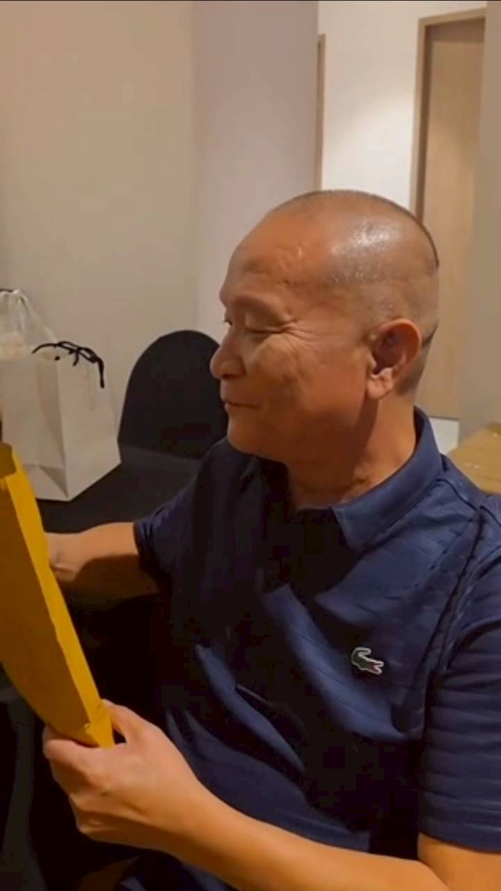 เอ็ม บุษราคัม