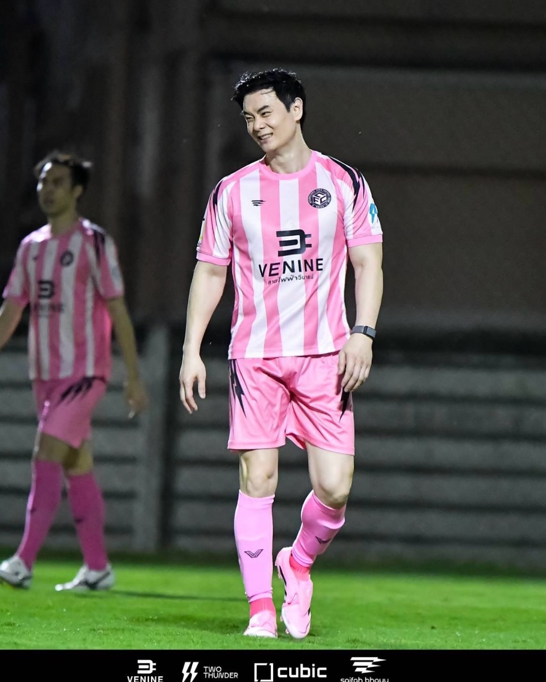 น็อต วิศรุต