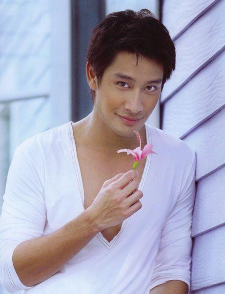 ป้อง ณวัฒน์