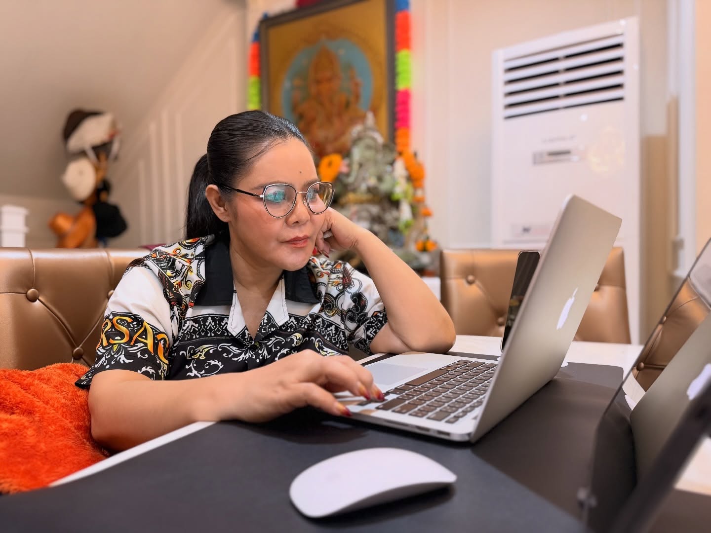 ฮาย อาภาพร