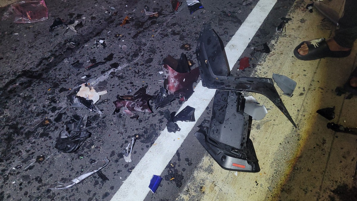 จีพีเอสหยุดนิ่ง สาวเอะใจตามดู พบแฟนขี่มอไซค์ชนประสานงา เสียชีวิตคู่กลางซอย