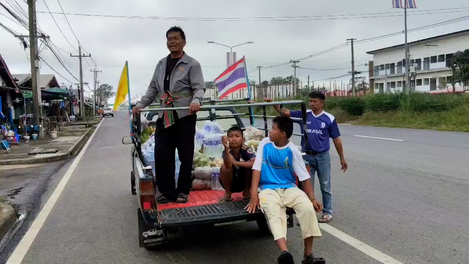 Fwd สุรินทร์– ชาวบ้านชายแดน เห็นด้วย อิฟูลดังสุรินทร์ จะจัดกิจกรรมทวงคืนปราสาทตาควาย ส่วนวัดหลวงปู่เฮง งดมหรสพ จัดแบบเรียบง่าย ไม่เชื่อใจสถานการณ์