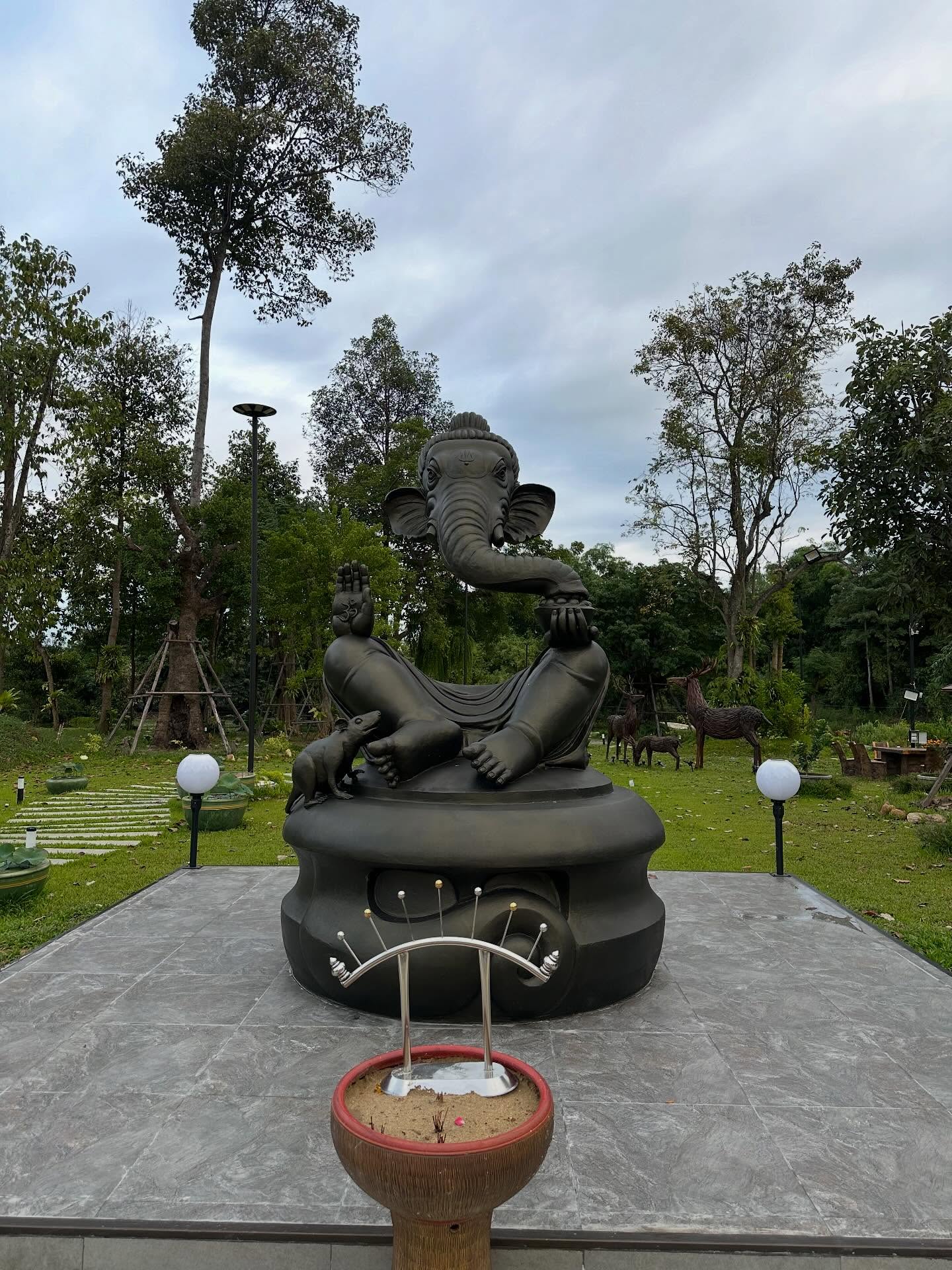 ฮาย อาภาพร