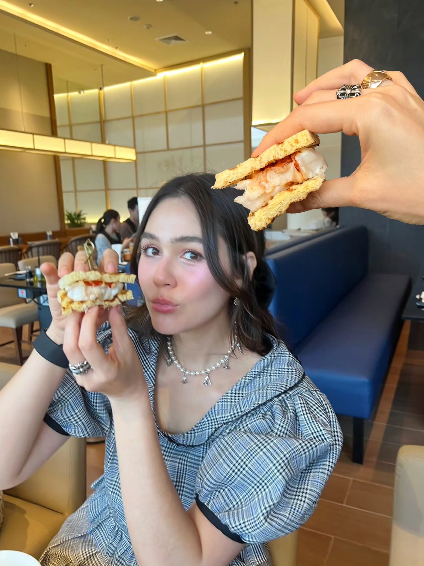 ชมพู่ อารยา