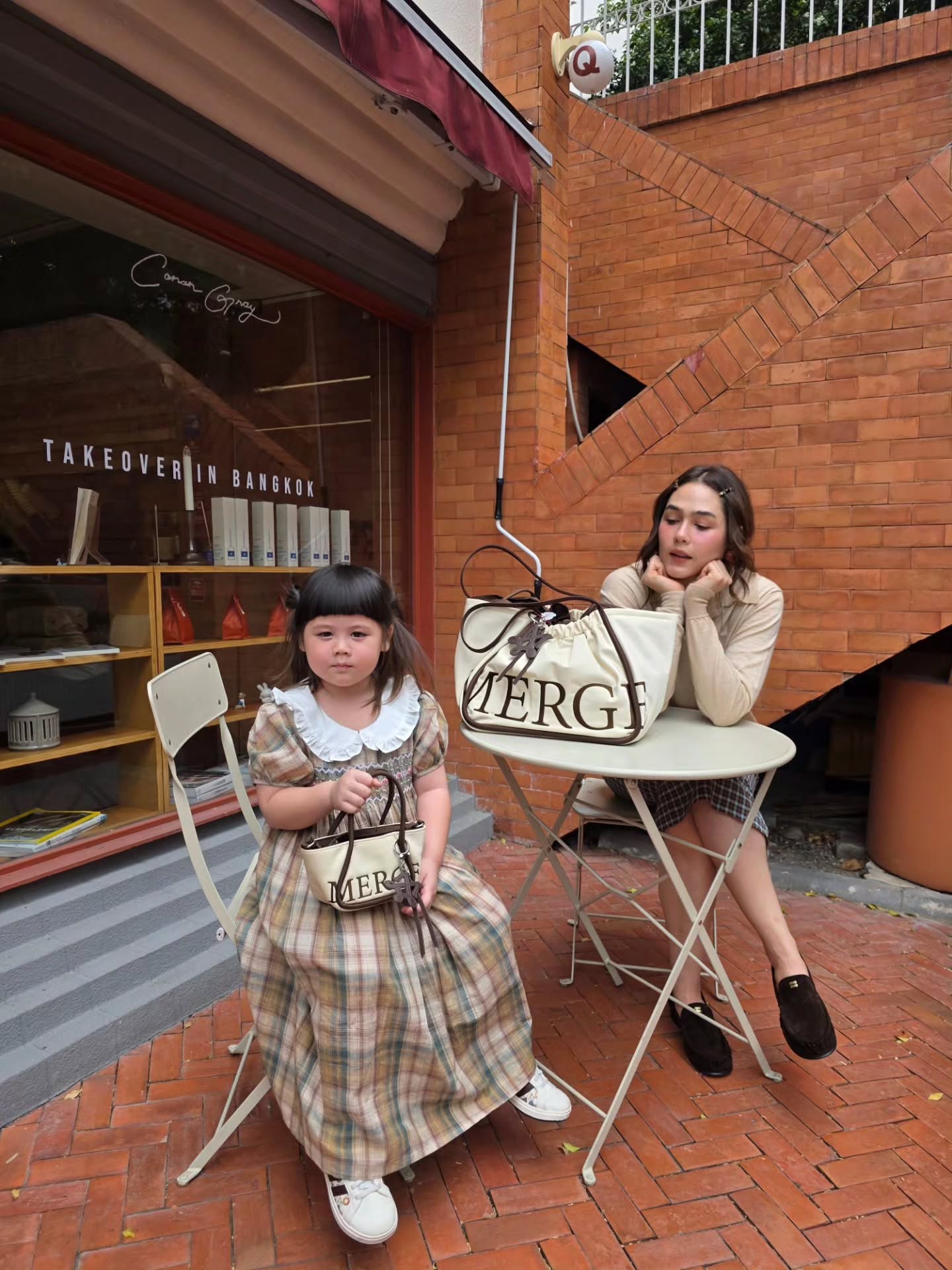 ชมพู่ อารยา