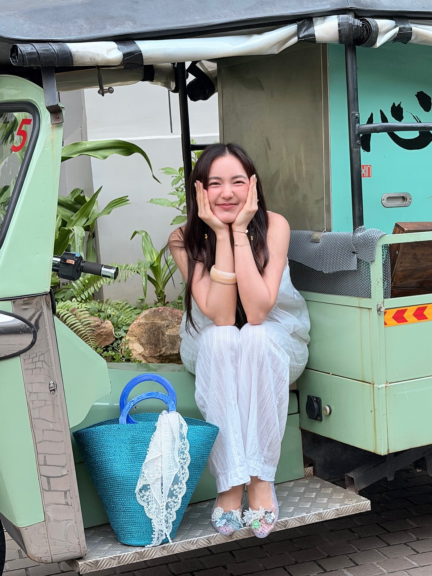 บัว นลินทิพย์