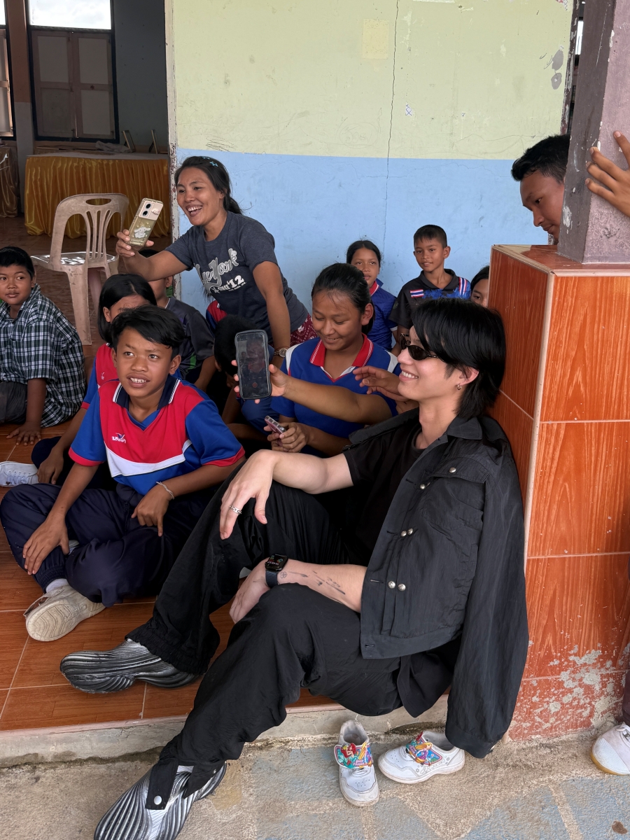 ไบร์ท วชิรวิชญ์ บริจาคน้ำท่วมหาดใหญ่